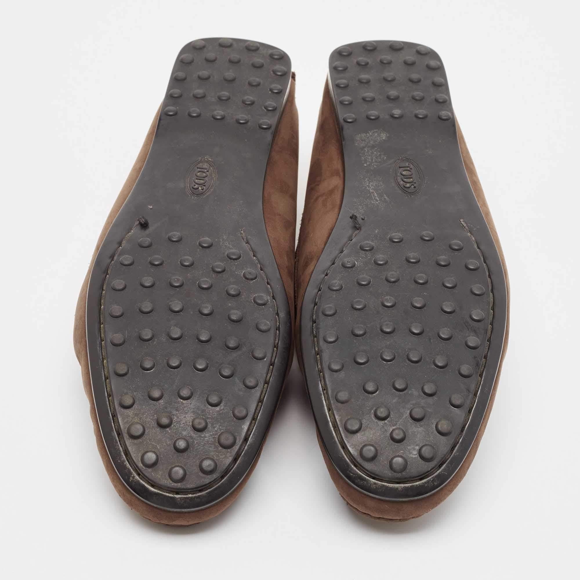 Tod's Brown Nubuck Leather Gommino Loafers Size 39.5 For Sale 2