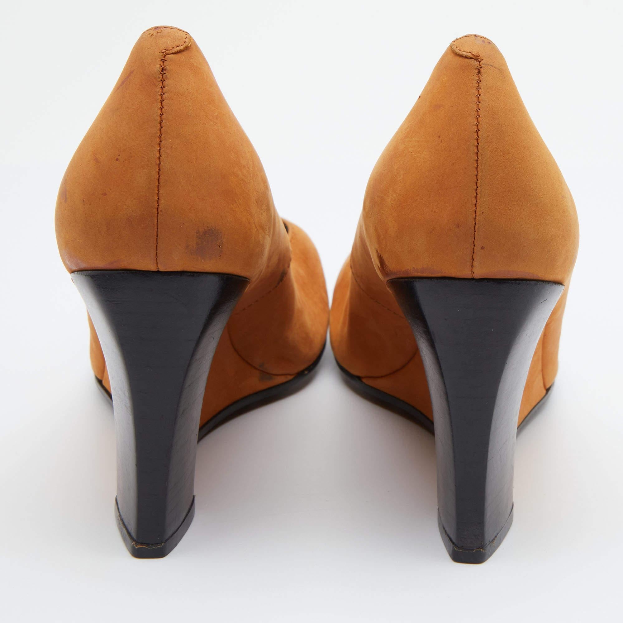 Tod's Brown Nubuck Leather Wedge Pumps Size 39 For Sale 1