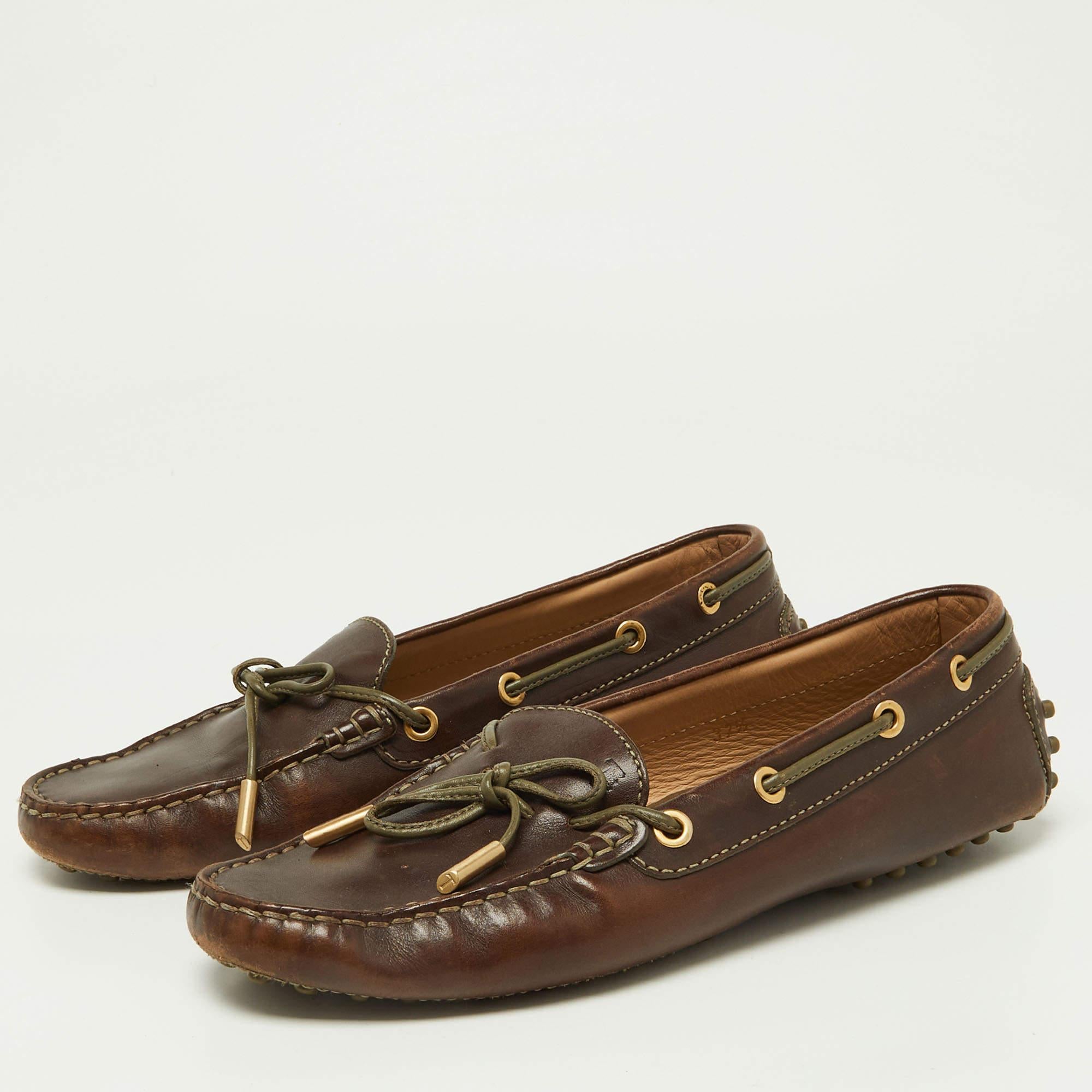 Praktisch, modisch und strapazierfähig - diese Tod's Loafer aus Nubukleder sind sorgfältig hergestellt, um Ihren täglichen Stil zu begleiten. Sie werden aus den besten MATERIALEN hergestellt und sind ein wertvoller Kauf.