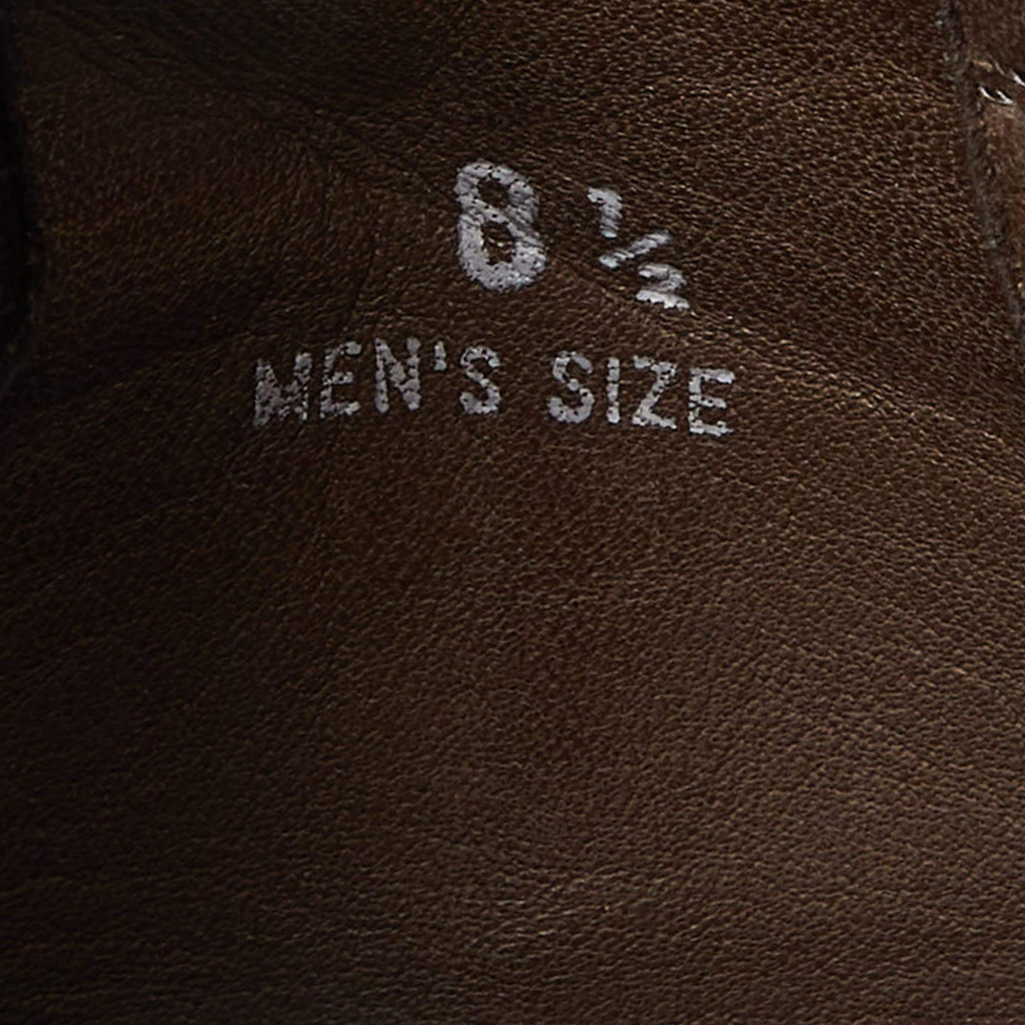 Mocassini Tod's in pelle scamosciata marrone con dettaglio fibbia misura 42,5 in vendita 2