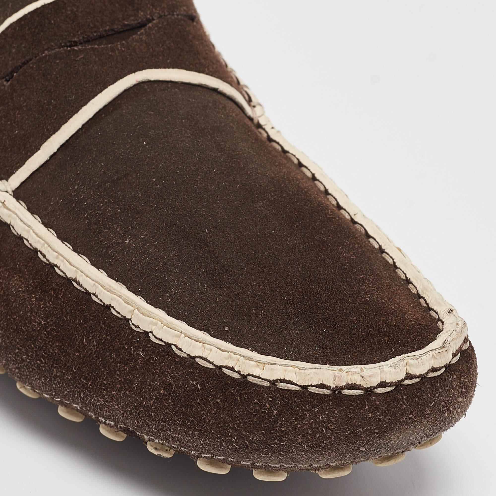 Tod's Brown Suede Gommino Loafers Size 43 For Sale 2