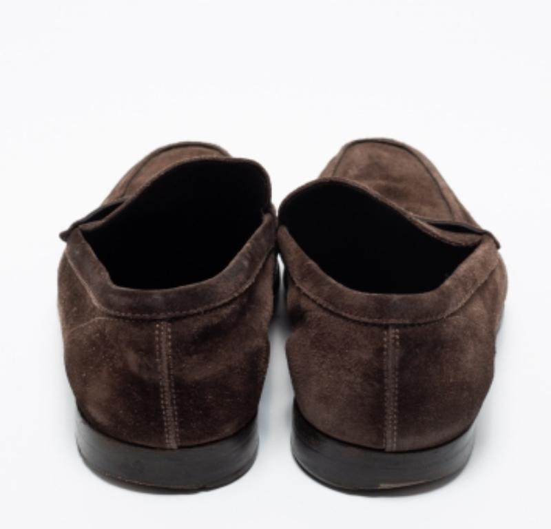 Tod's Gommino Slip On Loafers en daim Brown Taille 41.5 État moyen - En vente à Dubai, Al Qouz 2