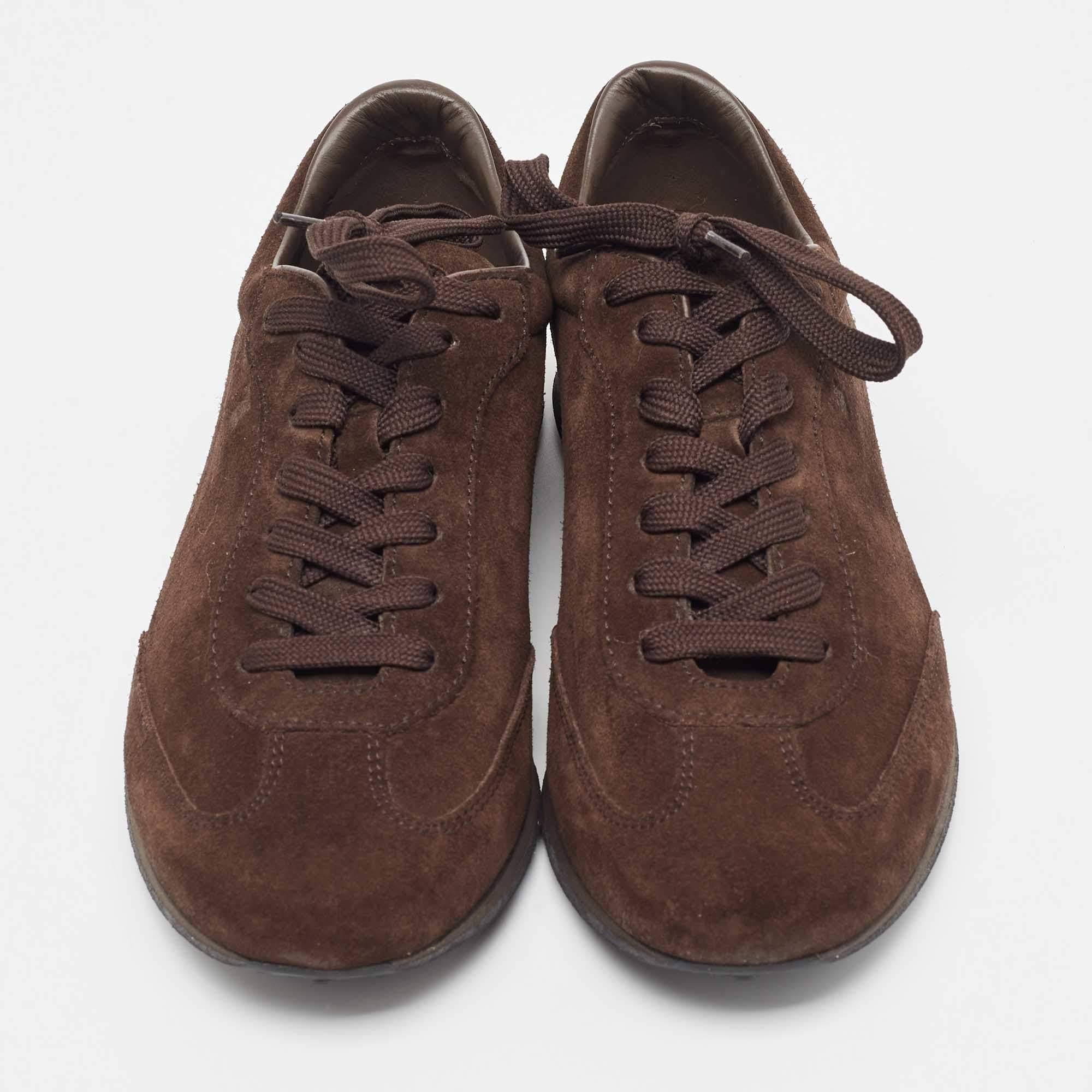 Noir Tod's Brown Suede Lace Up Sneakers Size 39.5 en vente