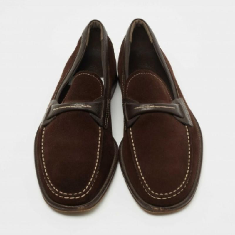 Tod's Mocasines Slip On Ante Marrón Talla 39.5 en Bueno estado para la venta en Dubai, Al Qouz 2