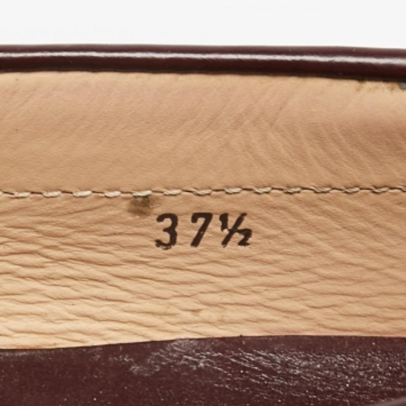 Mocassini con fiocco in pelle bordeaux di Tod's misura 37,5 in vendita 2