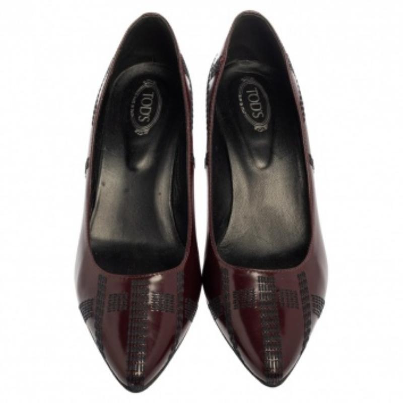 Black Tod's Burgundy Leather Embroidered Pointed Toe Pumps Size 38.5 For Sale