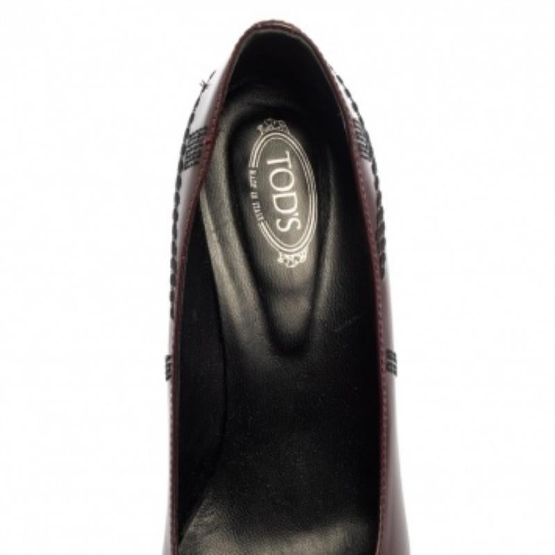 Tod's Burgundy Leather Embroidered Pointed Toe Pumps Size 38.5 For Sale 1