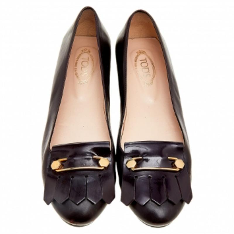 Noir Tod's Ballerines à franges en cuir bordeaux taille 39 en vente