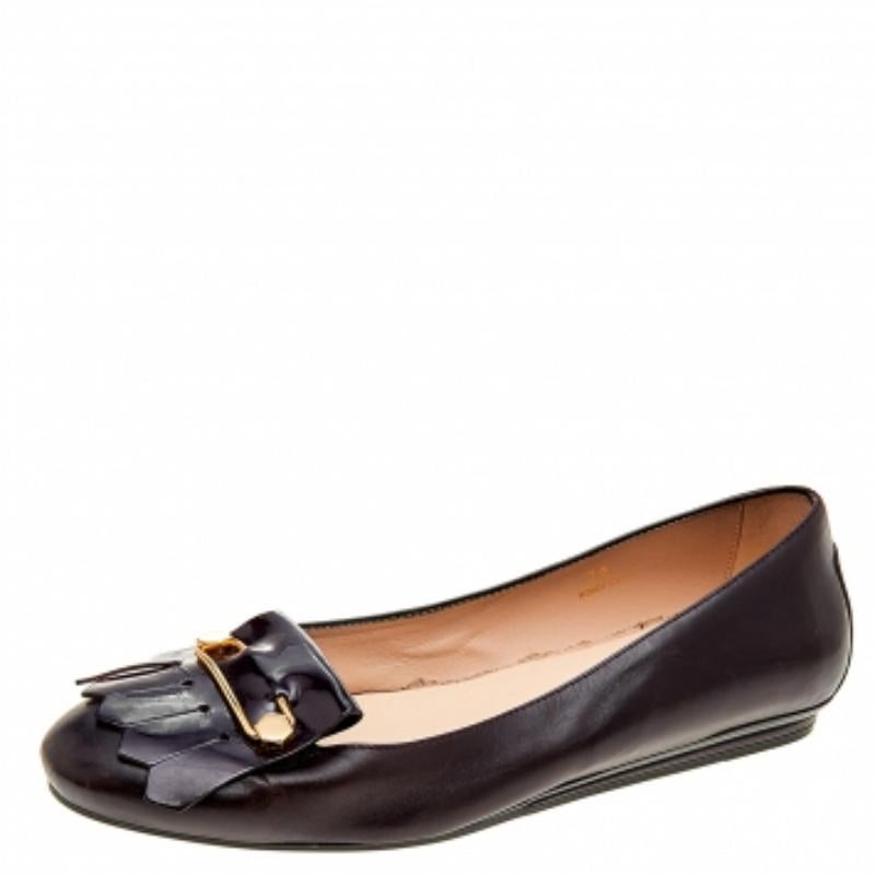 Tod's Ballerines à franges en cuir bordeaux taille 39 en vente 2