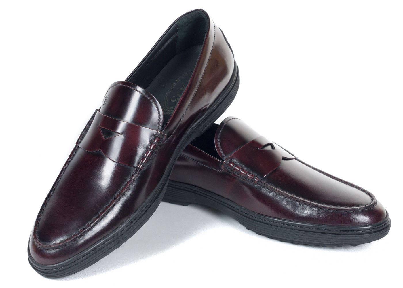 TODS Burgundy Leather Peter Penny Loafers Shoes In New Condition For Sale In Brooklyn, NY