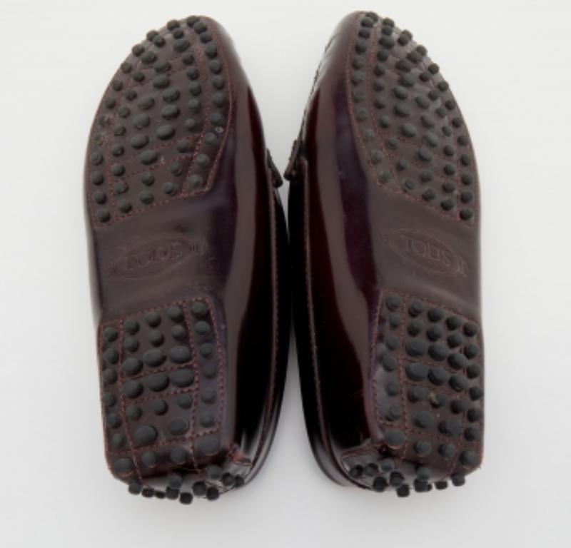 Mocasines Tod's de charol burdeos con corte láser talla 36,5 en venta 1