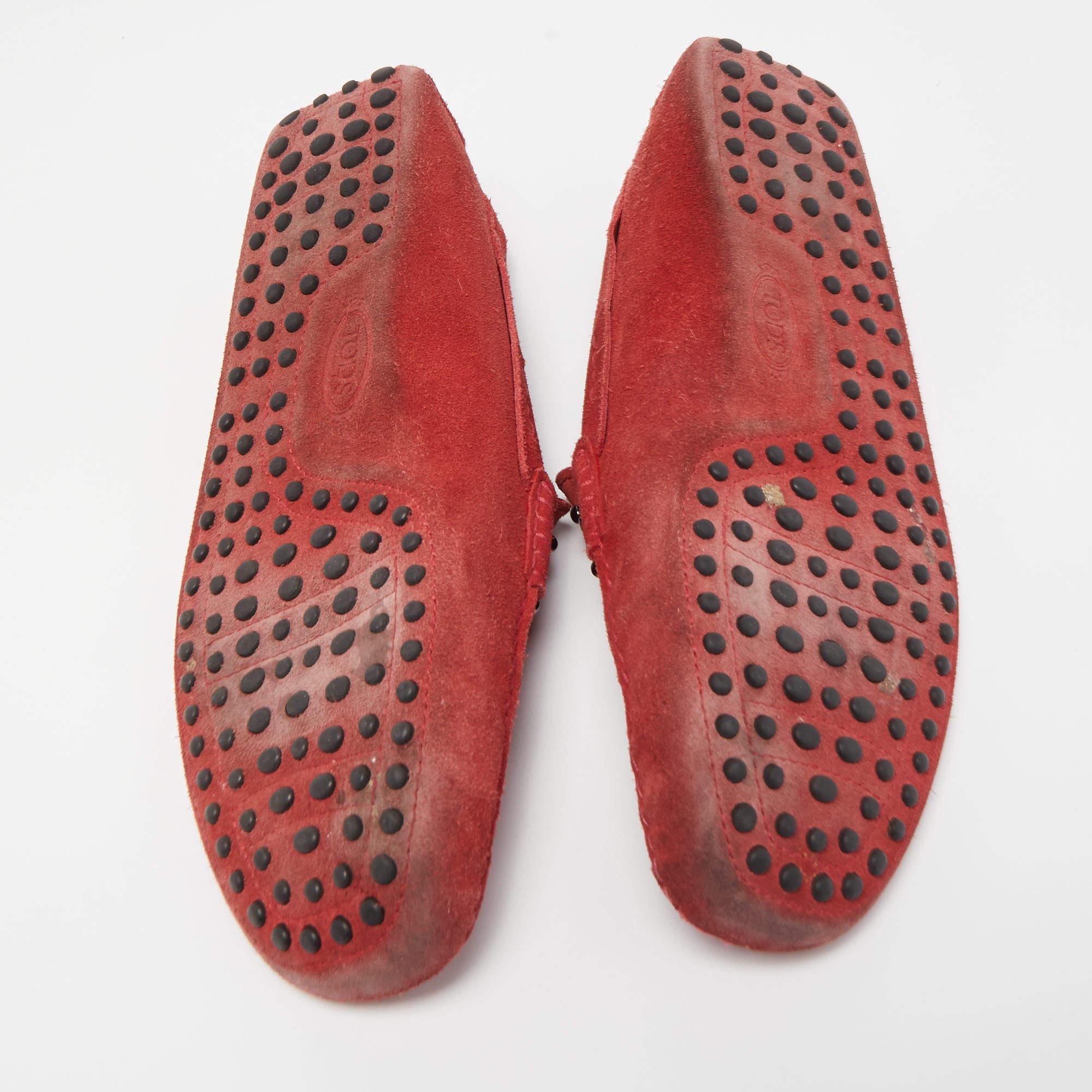 Tod's by Ferrari Penny Loafers aus rotem Wildleder, Größe 42 im Angebot 1