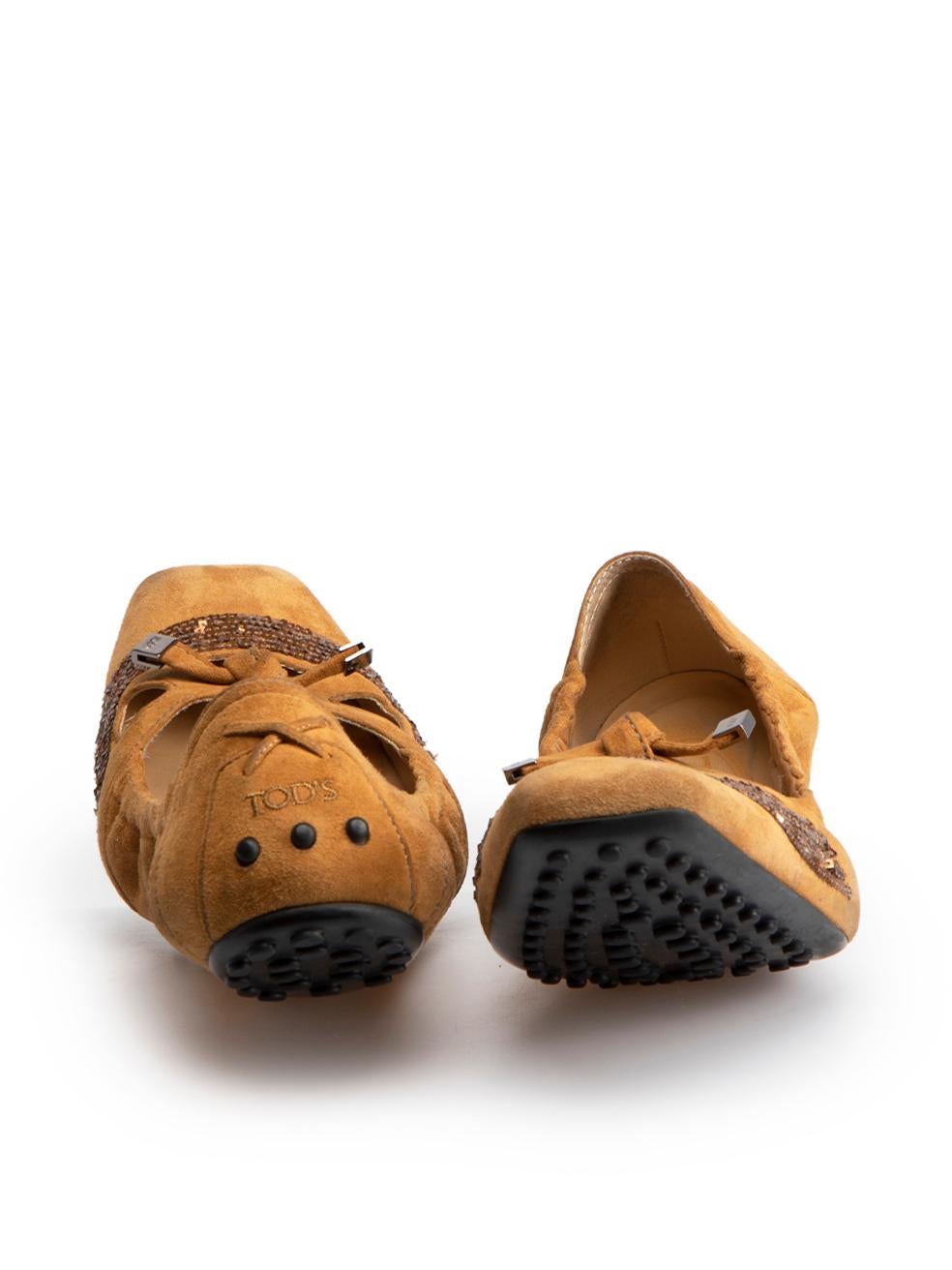 Marron Tod's Chausssures de conduite embellies en daim camel taille IT 38,5 en vente