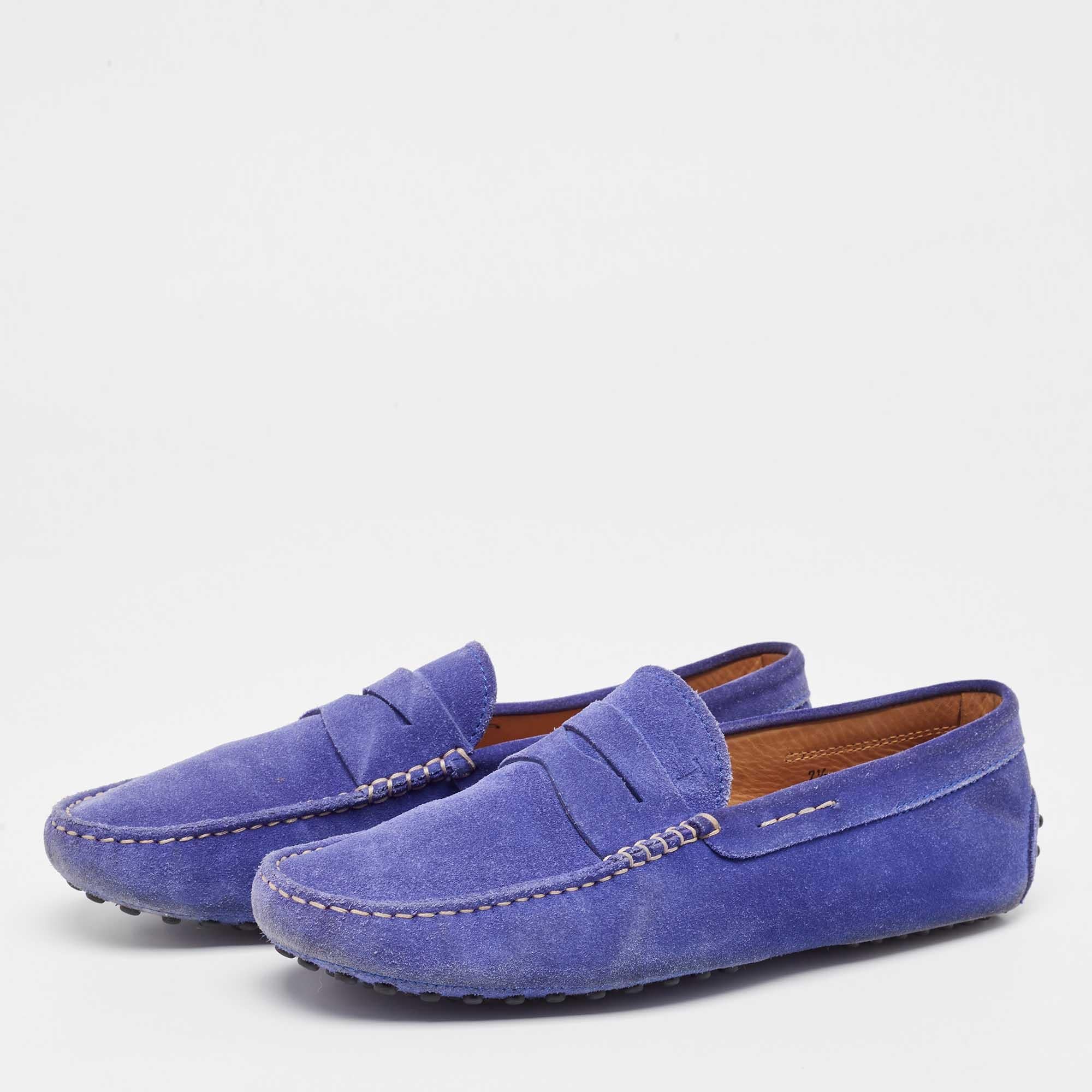 To perfectly complement your attires we bring you this pair of loafers that speak nothing but style. The shoes have been crafted with skill and are designed to be easy to slip on. They are just the right choice to complement your fashionable side.