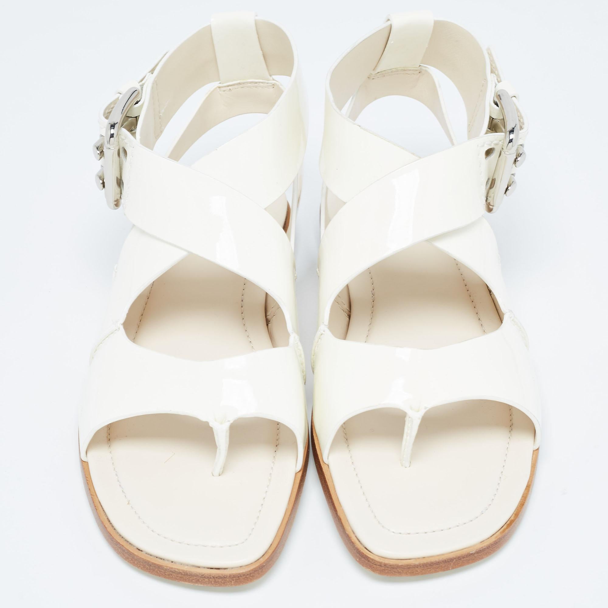 Beige Tod's Cream Patent Leather Cross Strap Flat Sandals Size 36.5 For Sale