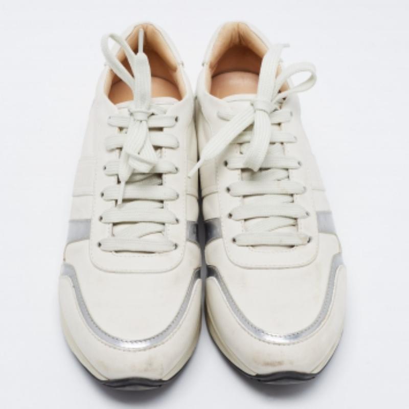 Tod's Baskets basses couleur crème/argent, taille 38,5 en vente 1