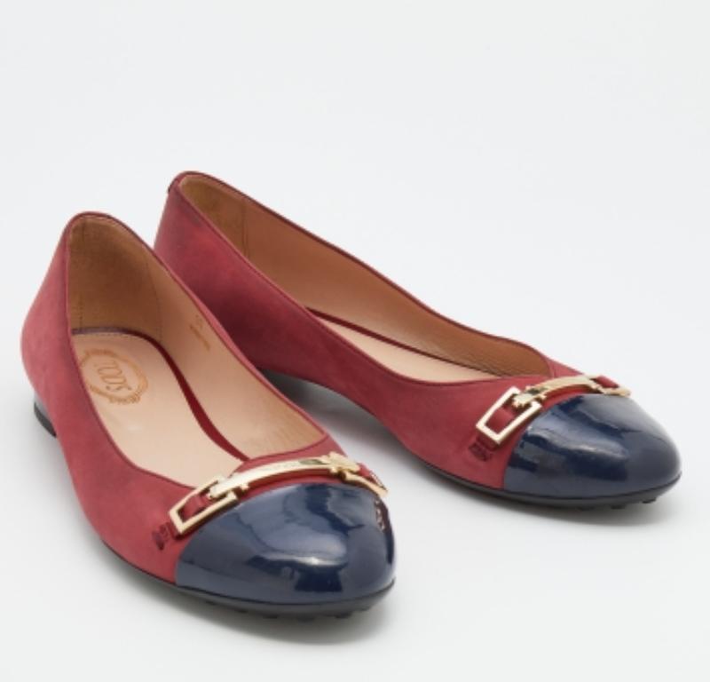 Women's Tod's Crimson Red Leather & Patent Leather Cap Toe Buckle Ballet Flats Size 37 For Sale