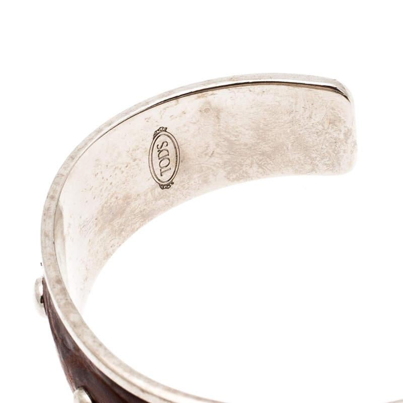 Tod's Dark Brown Embossed Leather Studded Silver Tone Narrow Cuff Bracelet In Good Condition For Sale In Dubai, Al Qouz 2