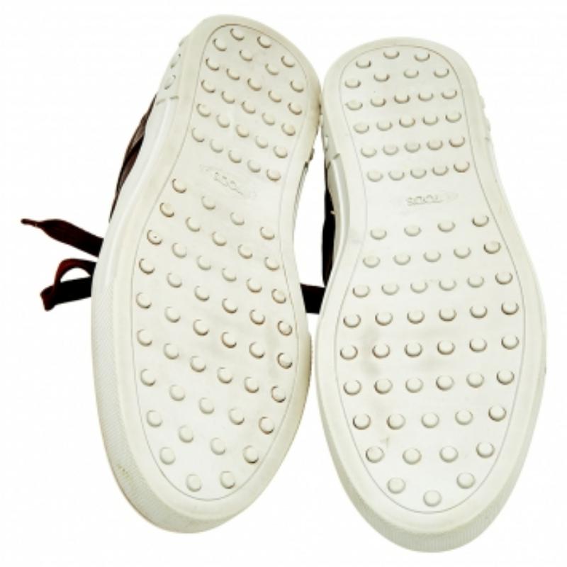 Sneakers basse in pelle marrone scuro Tod's taglia 41 in vendita 1