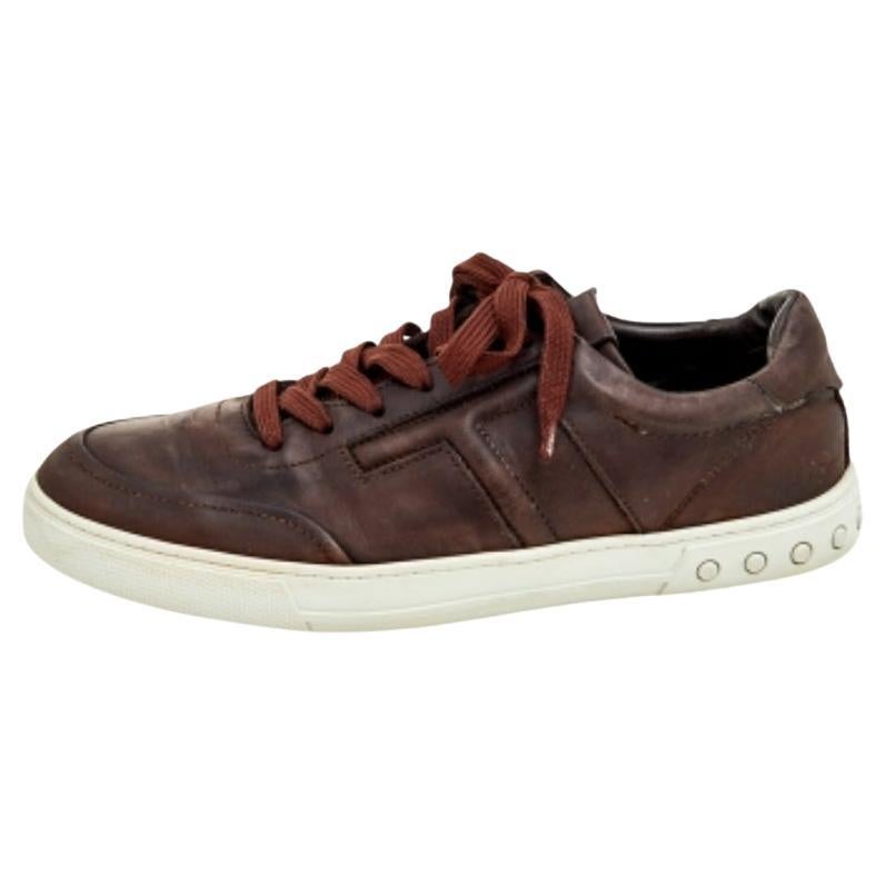 Sneakers basse in pelle marrone scuro Tod's taglia 41 in vendita