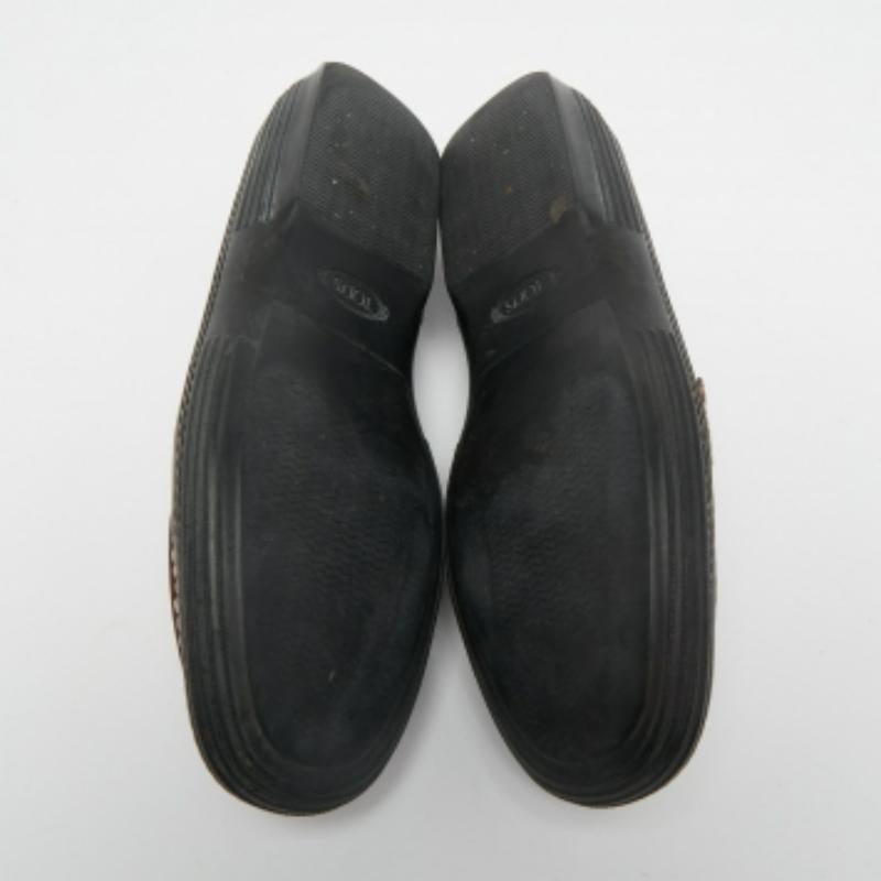 Penny Loafers en cuir brun foncé de Tod's Taille 41 en vente 4