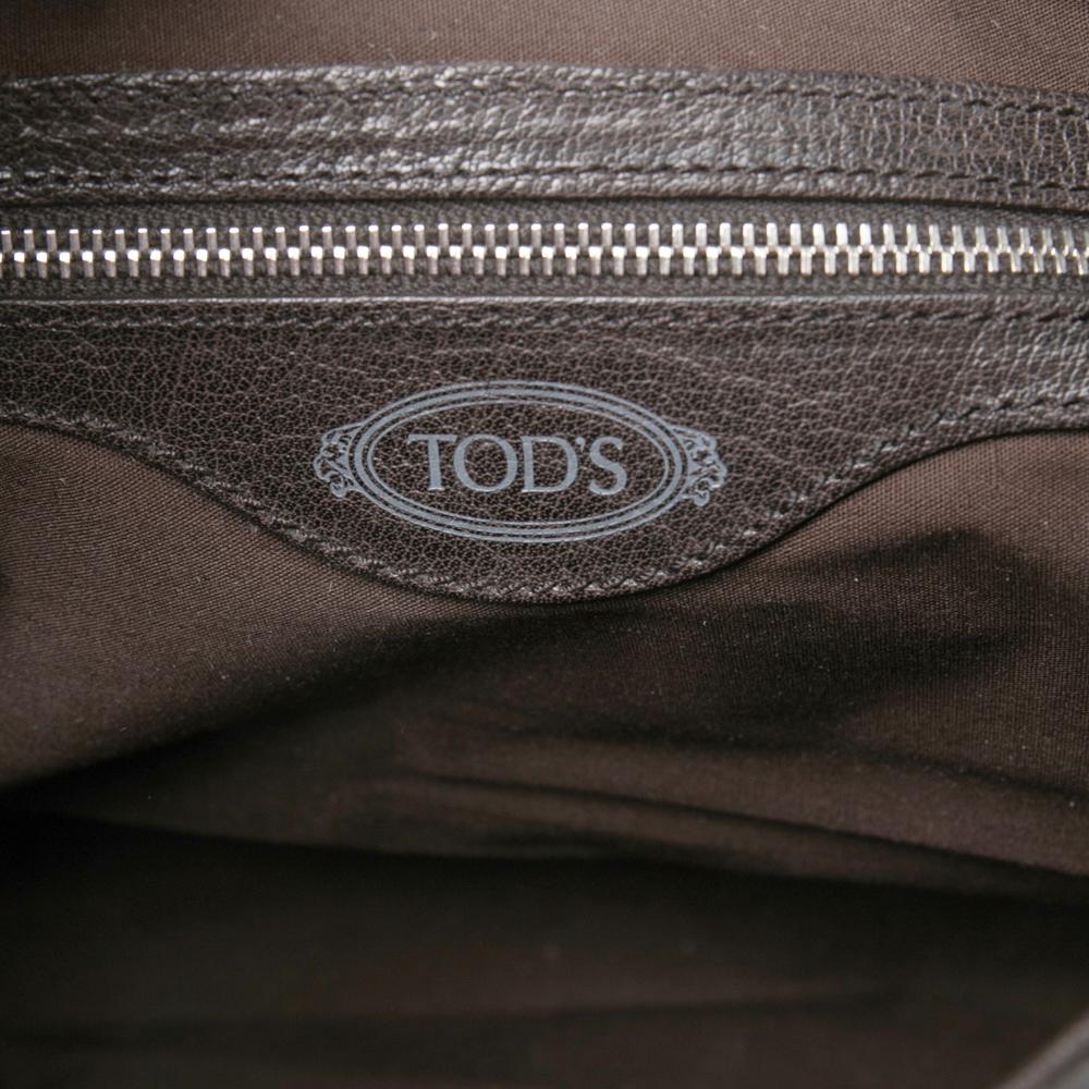 Tod's Dark Brown Leather Preggy Hobo In Good Condition In Dubai, Al Qouz 2