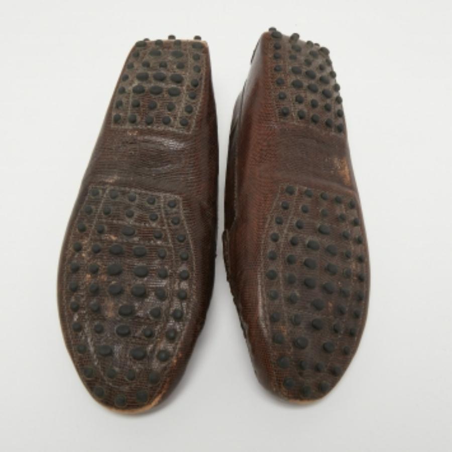 Praktisch, modisch und langlebig - diese Designer-Slipper sind sorgfältig hergestellt, um Ihren täglichen Stil zu begleiten. Sie werden aus den besten MATERIALEN hergestellt und sind ein wertvoller Kauf.