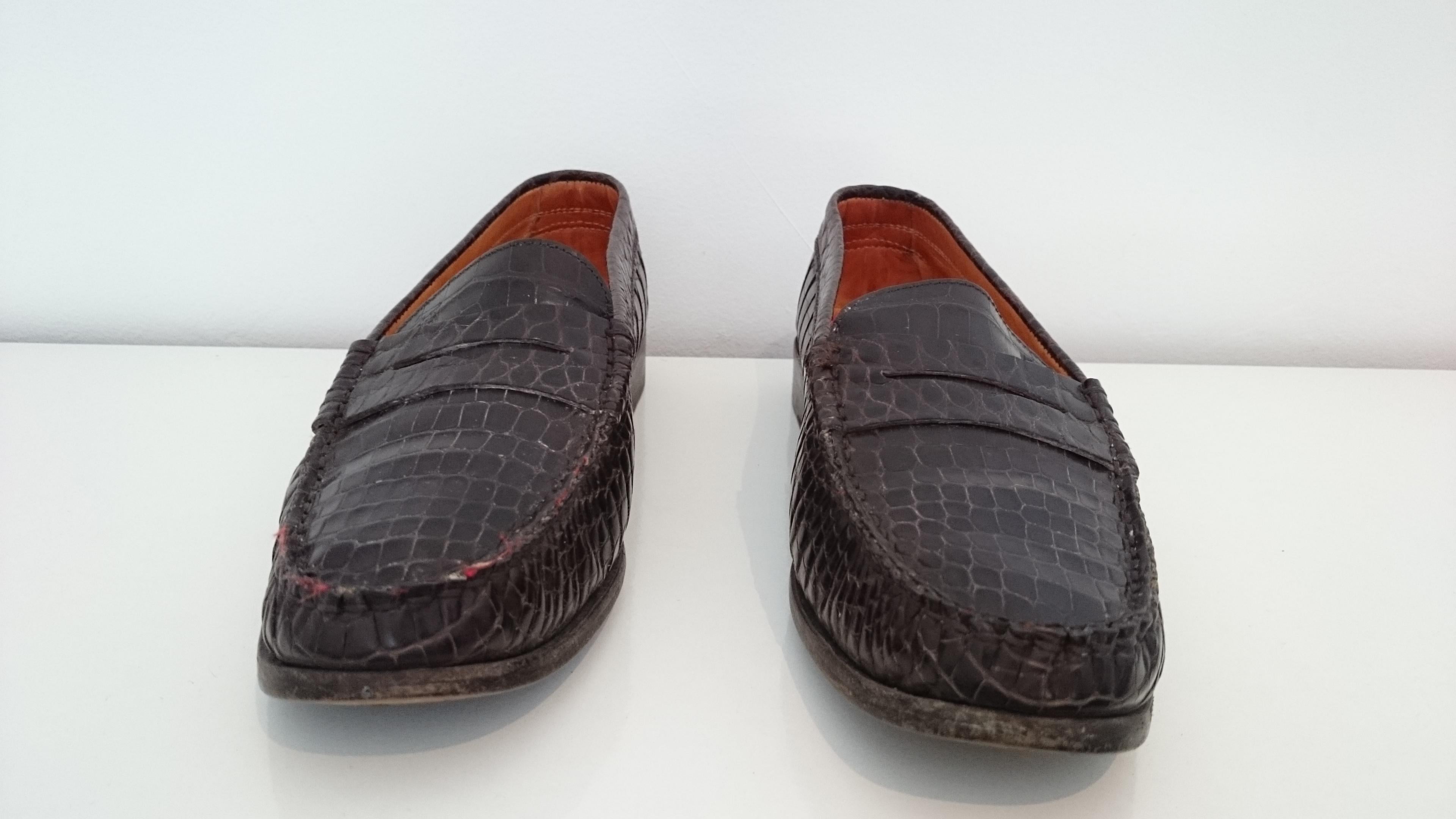 Tod's Mocassins in Wild Crocodile Leather.
Color: Dark Brown 
Conditions: Very good.
Size: 40
Made in Italy