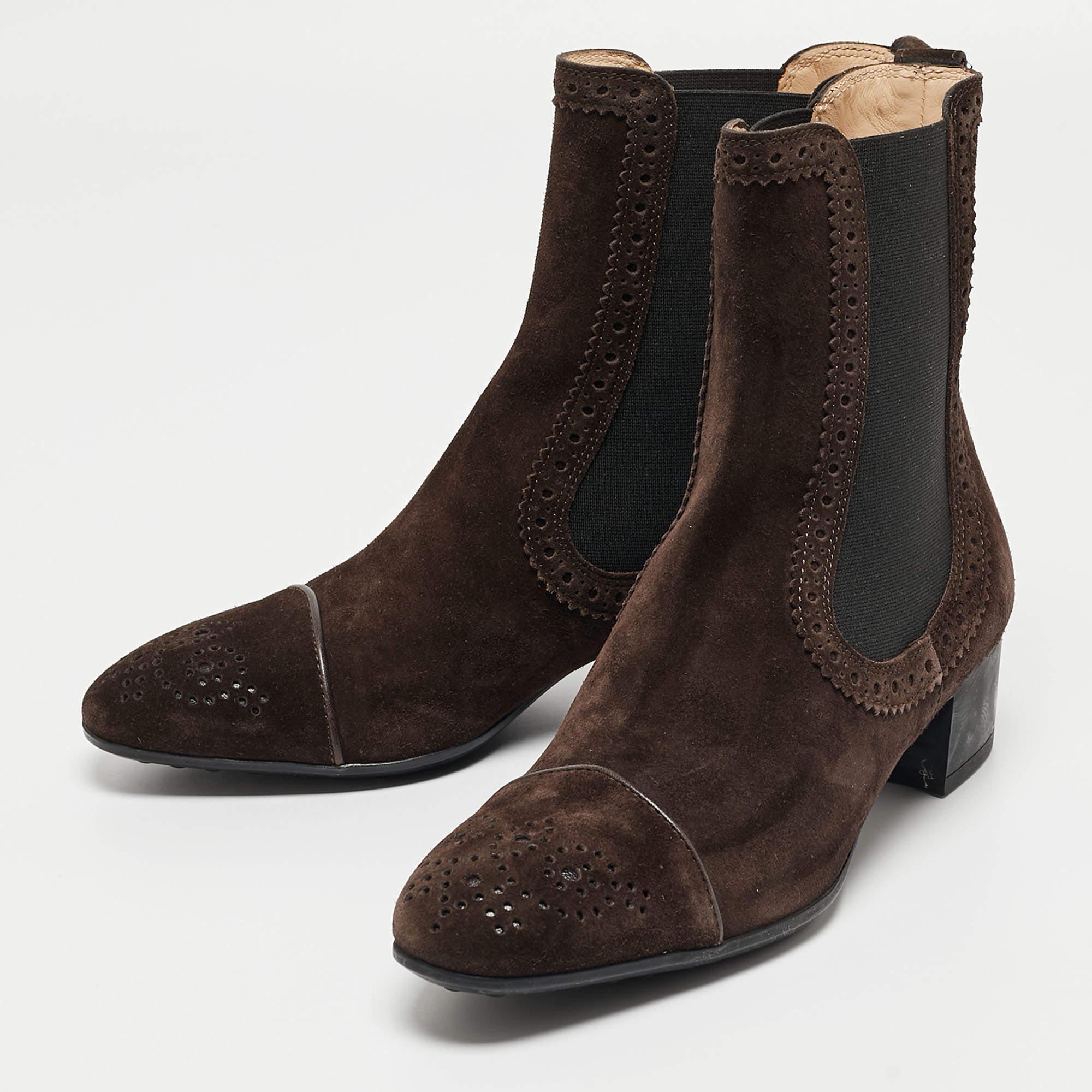 Boots are an essential part of your wardrobe, and these boots, crafted from top-quality materials, are a fine choice. Offering the best of comfort and style, this sturdy-soled pair would be great with skinny jeans for a casual day out!

Includes: