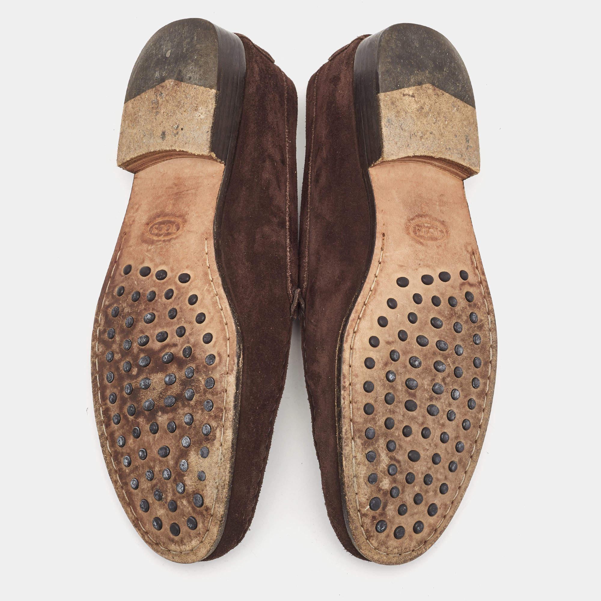 Tod's - Mocassins en daim marron foncé Taille 43 en vente 1