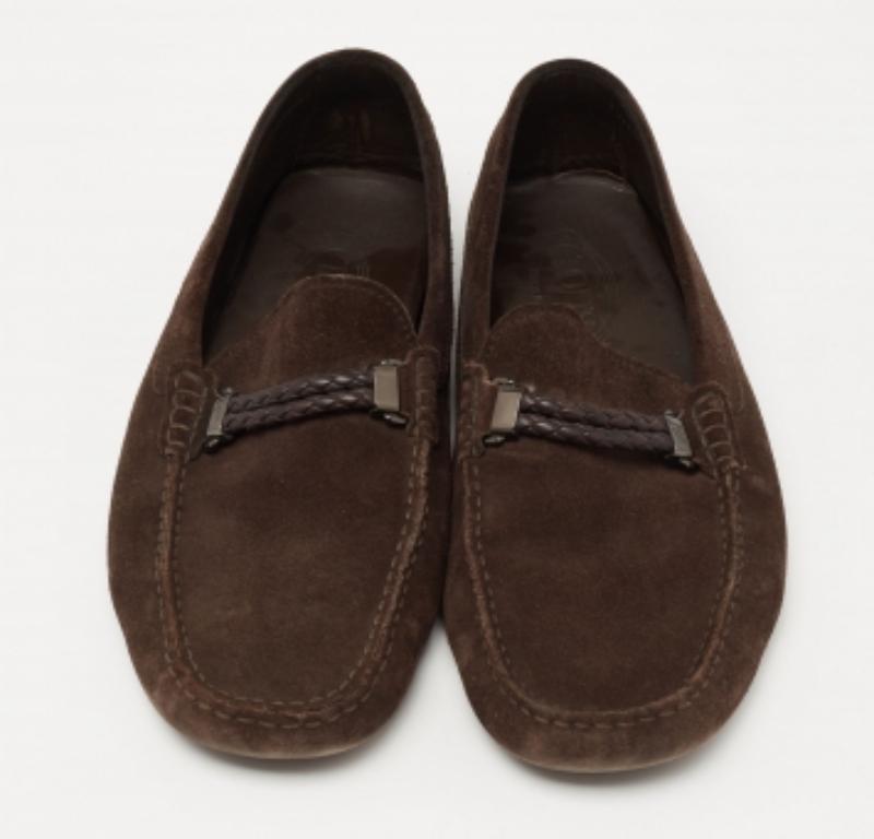 Tod's Dark Brown Suede Slip On Loafers Size 44.5 État moyen - En vente à Dubai, Al Qouz 2