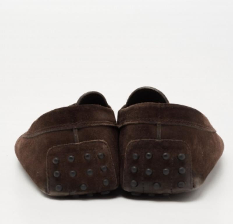 Tod's Dark Brown Suede Slip On Loafers Size 44.5 Pour hommes en vente