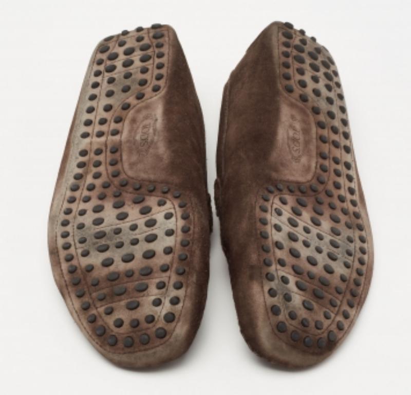 Tod's Dark Brown Suede Slip On Loafers Size 44.5 en vente 1