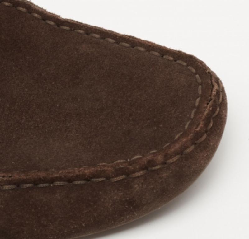Tod's Dark Brown Suede Slip On Loafers Size 44.5 en vente 2