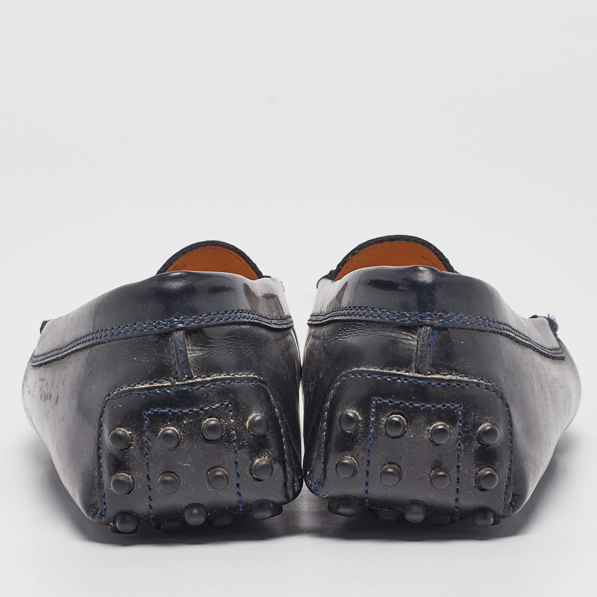 Women's Tod's Dark Navy Blue Patent Leather Penny Loafers Size 39.5 For Sale