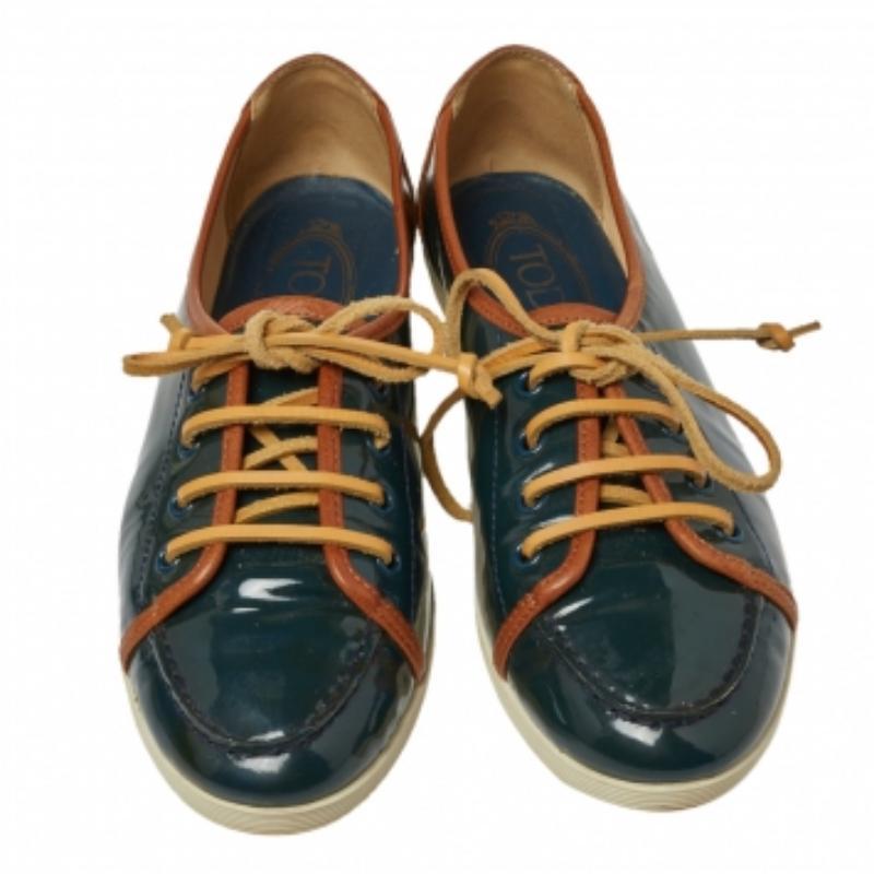 Tod's Deep Green Patent Leather Lace Up Sneakers Size 38.5 In Good Condition For Sale In Dubai, Al Qouz 2