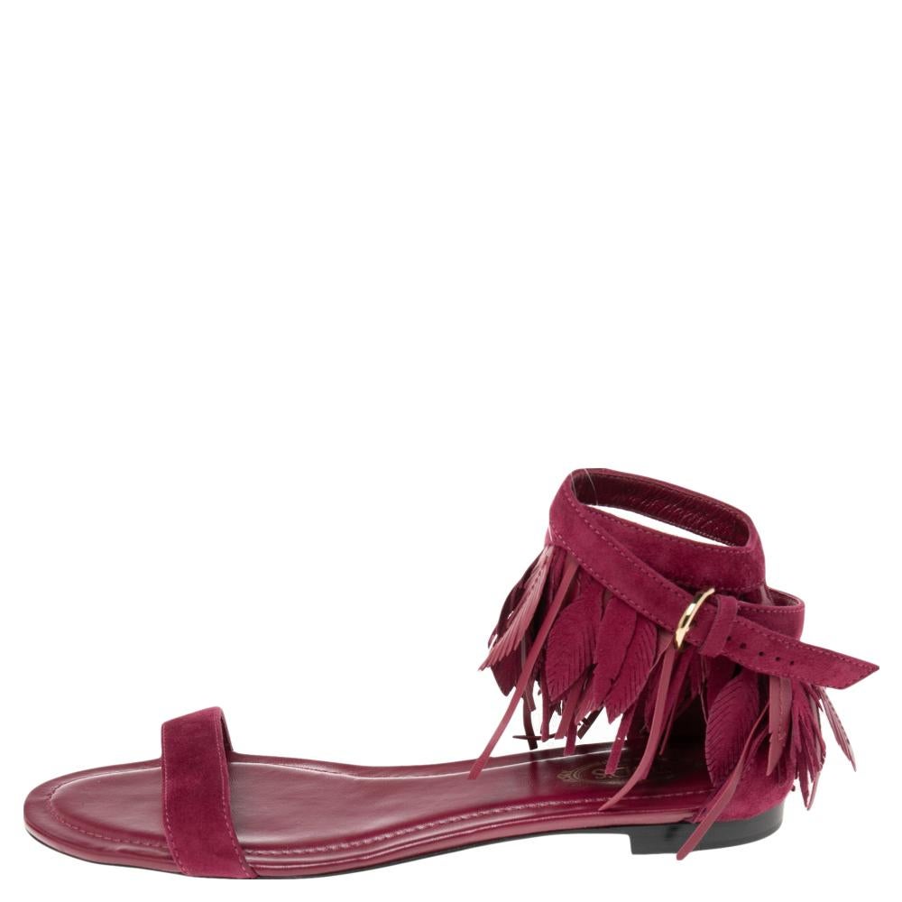 Tod's Deep Magenta Suede Leaves Fringe Ankle-Strap Flat Sandals Size 38.5 In New Condition In Dubai, Al Qouz 2