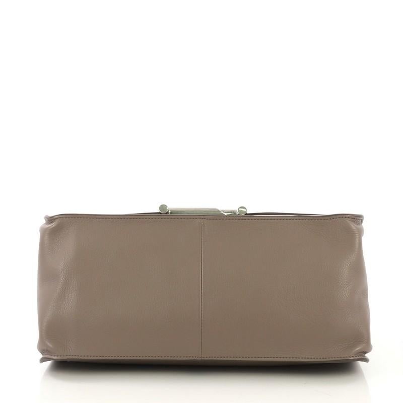 Tod's Double T Umhängetasche Leder Medium im Zustand „Gut“ in NY, NY