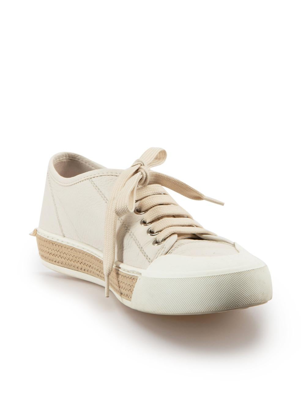 CONDITION is Very good. Minimal wear to shoes is evident. Minimal wear to the rubber soles of both with light marks, particularly at the heels on this used Tod's designer resale item.
 
Details
Ecru
Leather
Low top trainers
Round toe
Flat heel
Lace