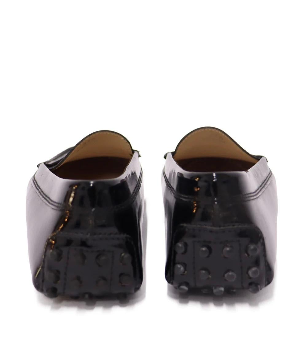 Women's Tod's EU 37.5 Black Gommino patent leather moccasins For Sale