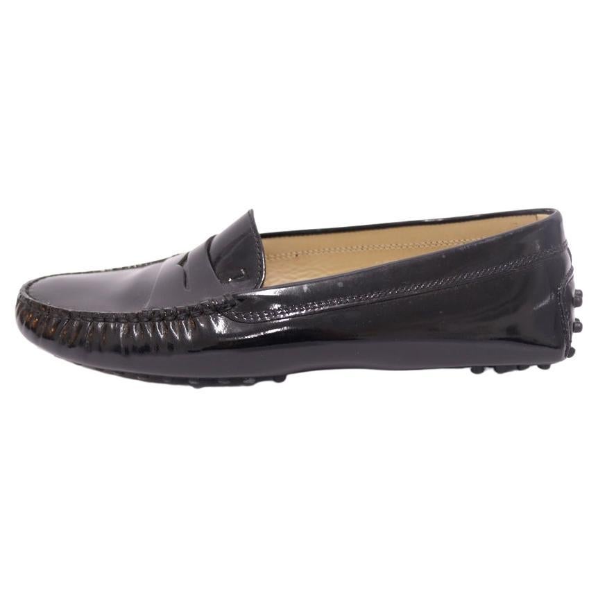 Tod's EU 37.5 Black Gommino patent leather moccasins For Sale