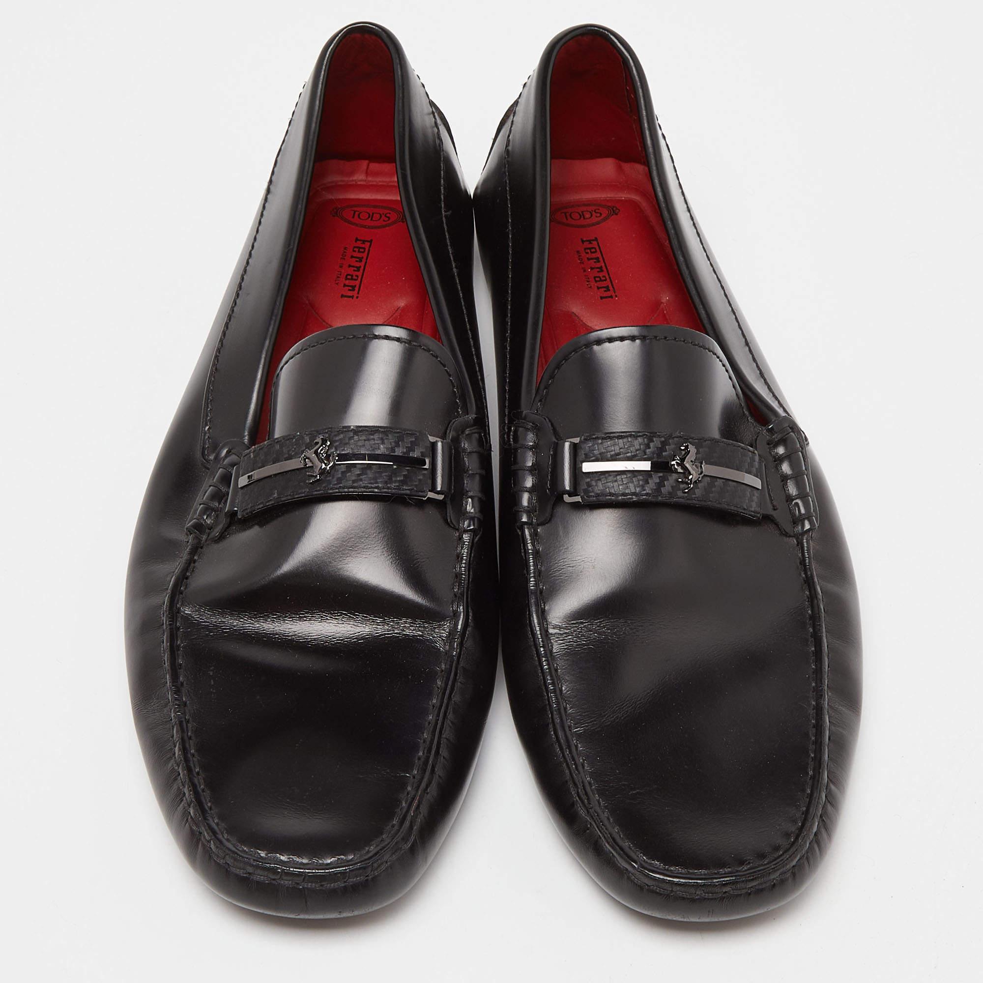 Tod's For Ferrari Black Leather Slip On Loafers Size 39.5 In Excellent Condition For Sale In Dubai, Al Qouz 2
