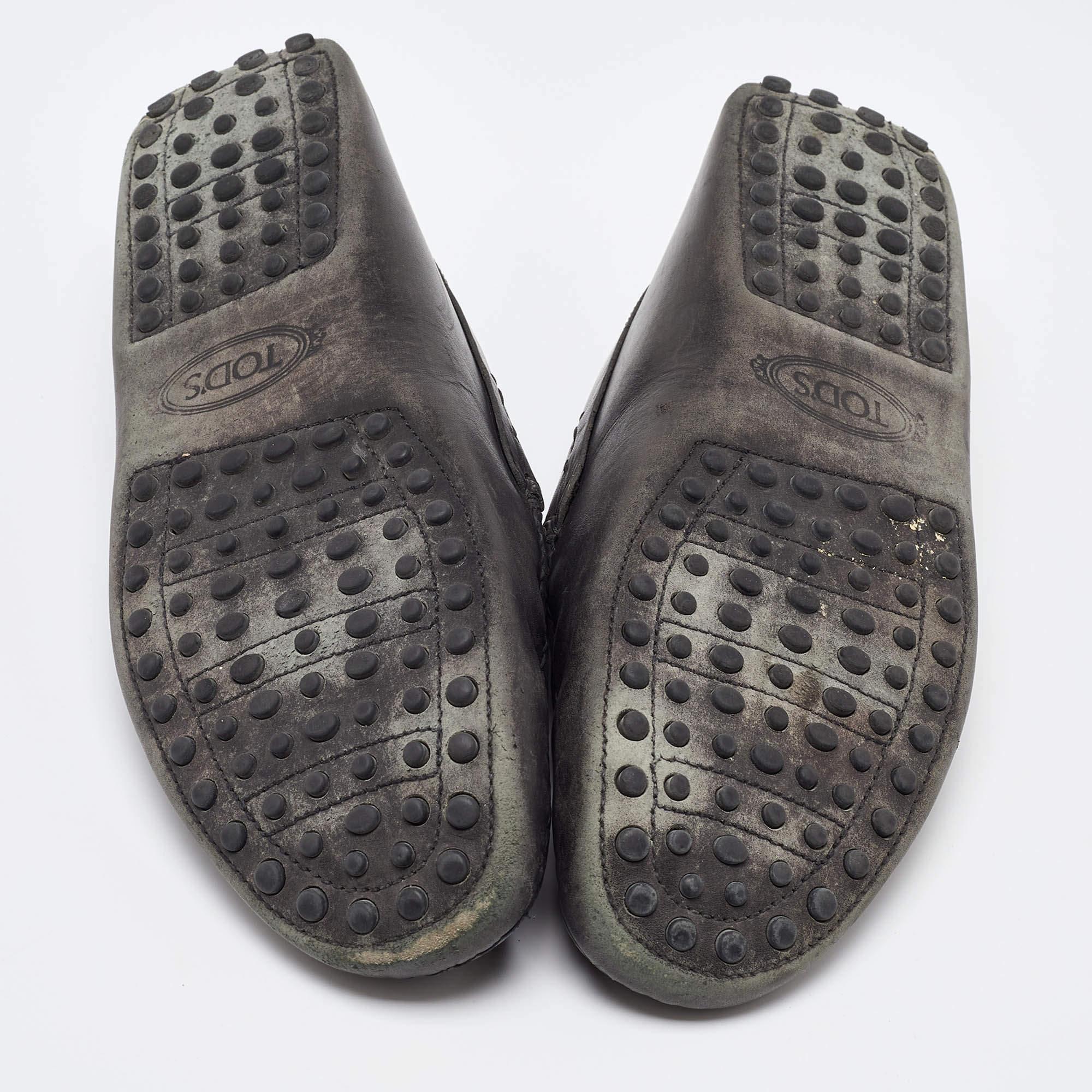 Tod's For Ferrari Black Leather Slip On Loafers Size 41 For Sale 2