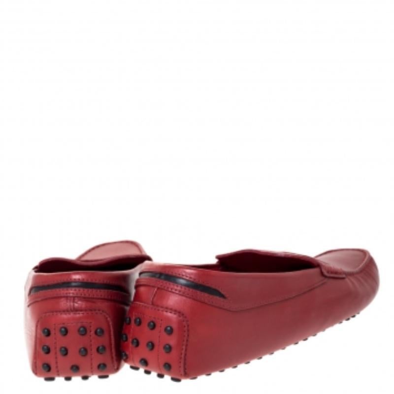 Tod's für Ferrari Rotes Leder Slip On Loafers Größe 47 (Braun) im Angebot