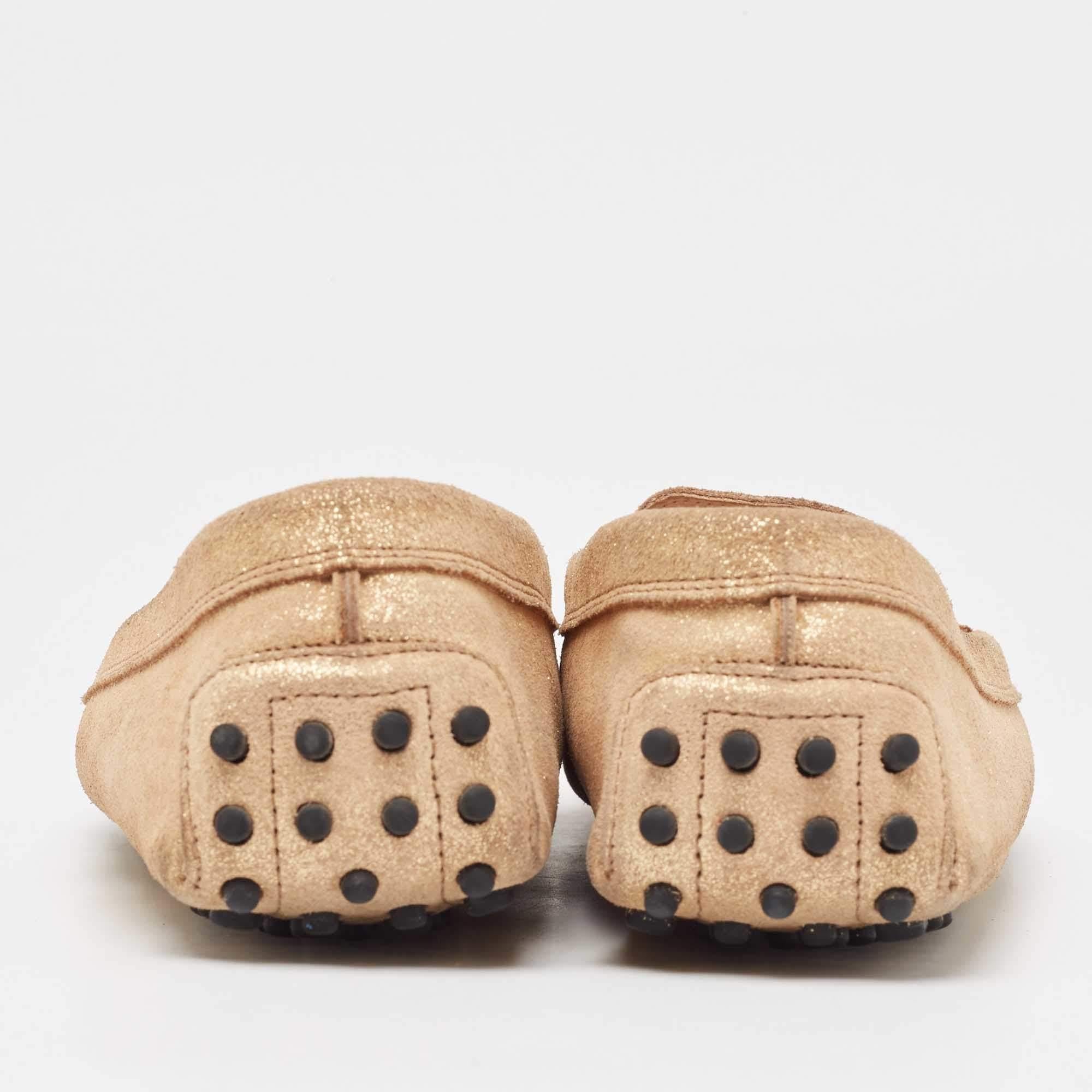 Tod's Gold Glitter Suede Penny Loafers Size 41 Pour femmes en vente