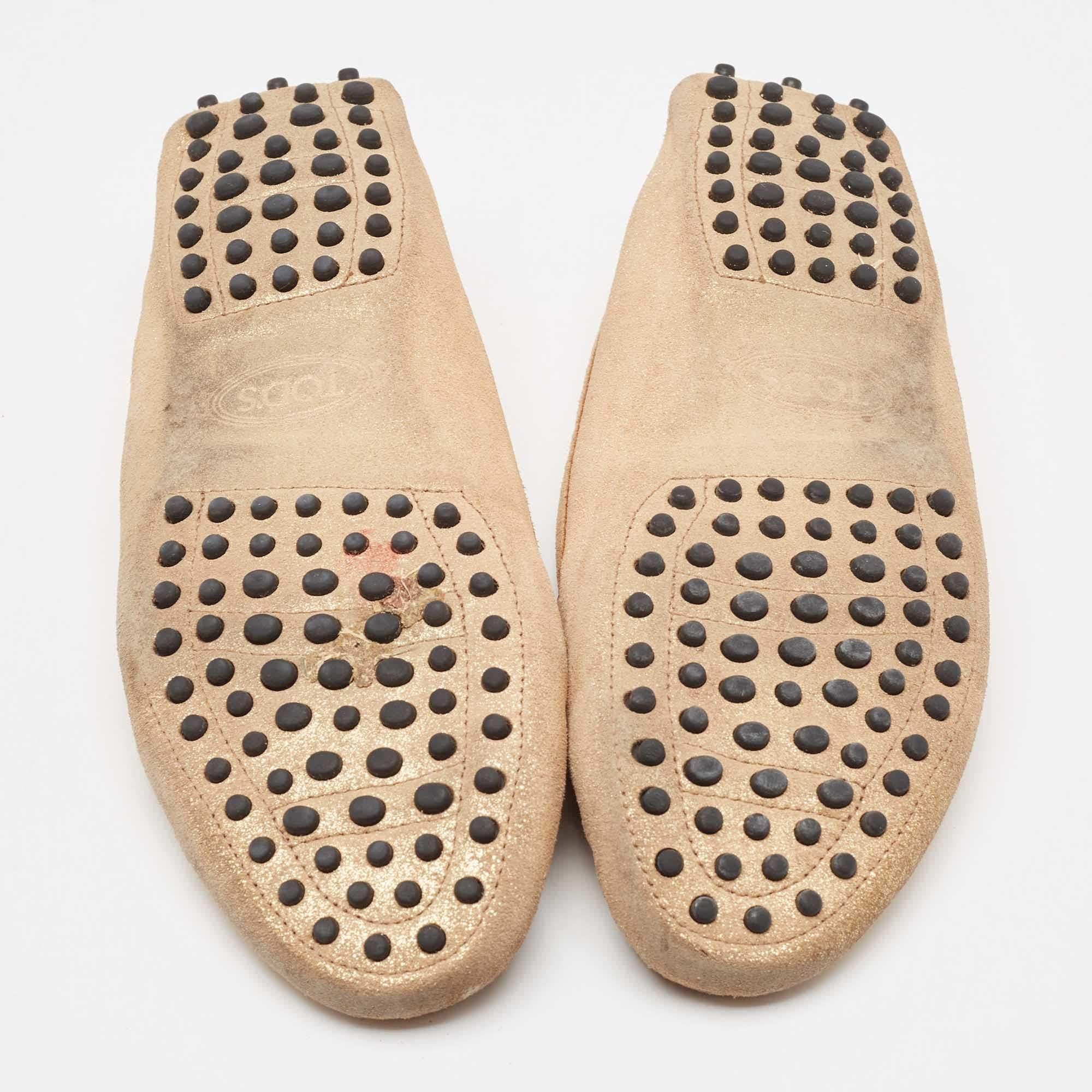Tod's Gold Glitter Suede Penny Loafers Size 41 en vente 1
