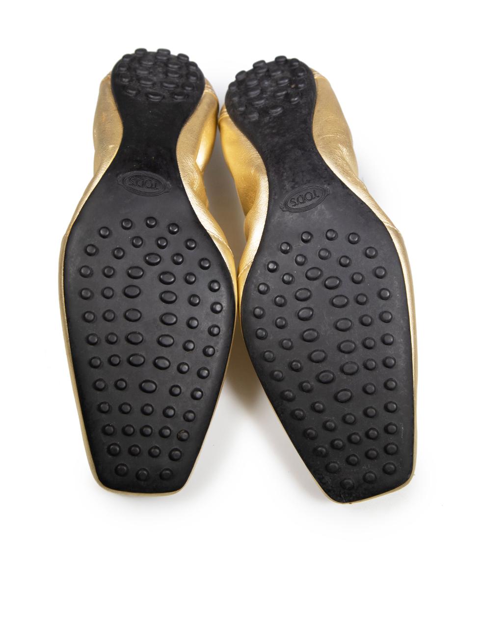 Tod's Gold Leder Cut Out Driving Schuhe mit Ausschnitt Größe IT 37,5 Damen im Angebot