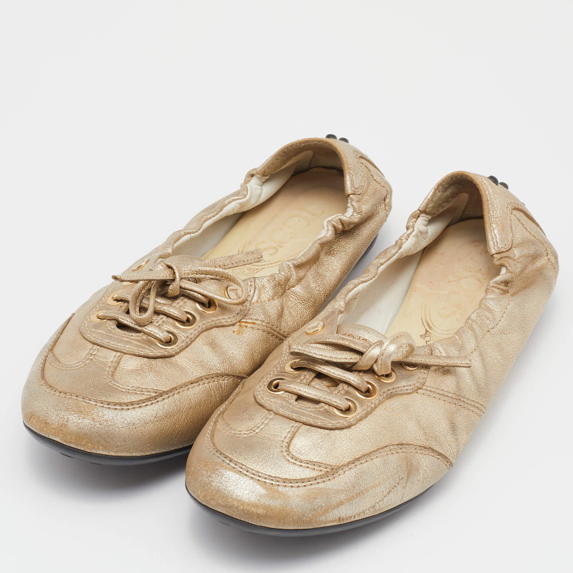 Coming in a classic silhouette  these designer sneakers are a seamless combination of luxury  comfort  and style. These sneakers are finished with signature details and comfortable insoles.