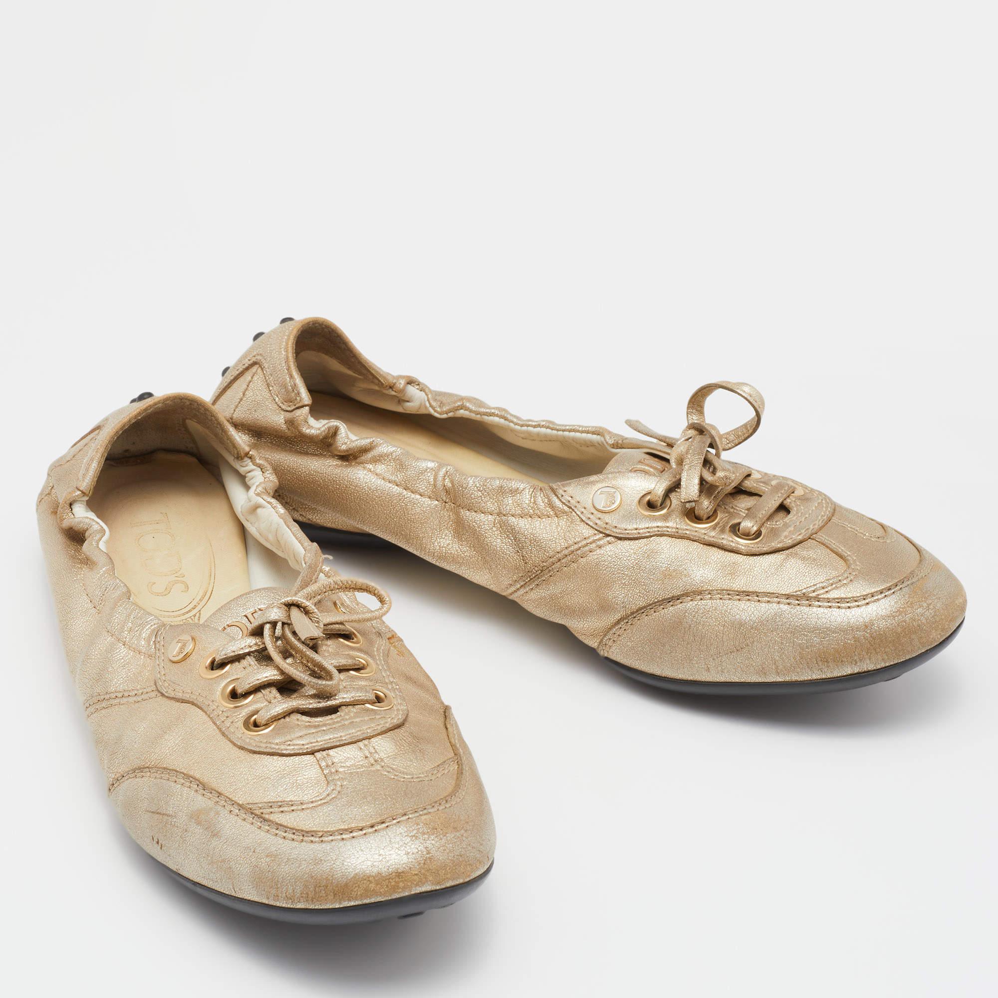 Women's Tod's Gold Leather Scrunch Sneakers Size 36 For Sale