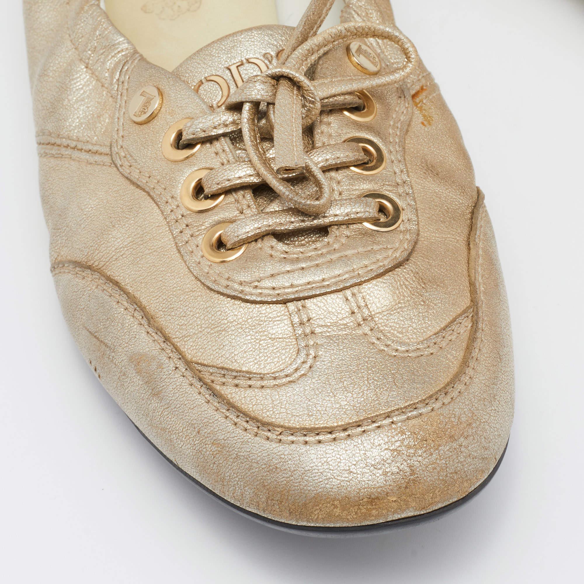 Tod's Gold Leather Scrunch Sneakers Size 36 For Sale 3